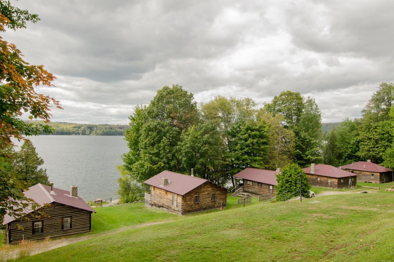 Mountain Lake Cottages Westmore Kültér fotó